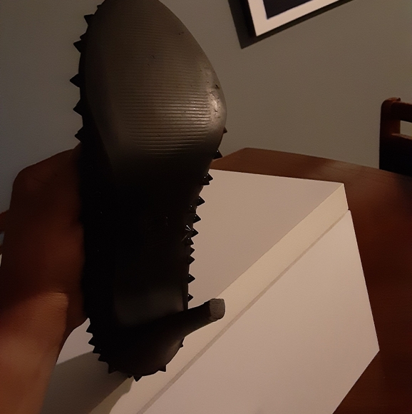 Stud , matte black heels - Picture 4 of 4